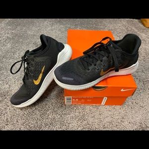 Womens Nike tennis shoes